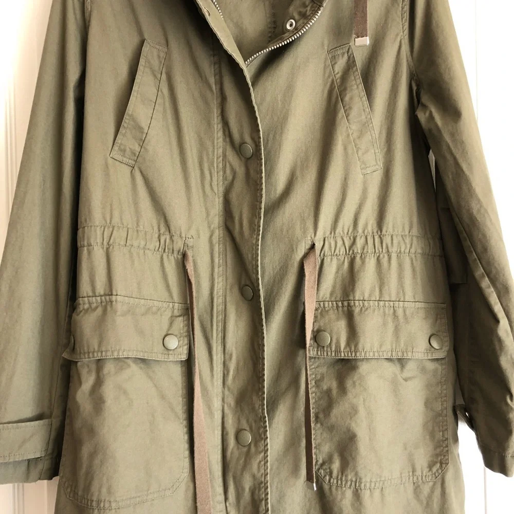 Piperlime Lightweight Hooded Jacket - Picture 2 of 11